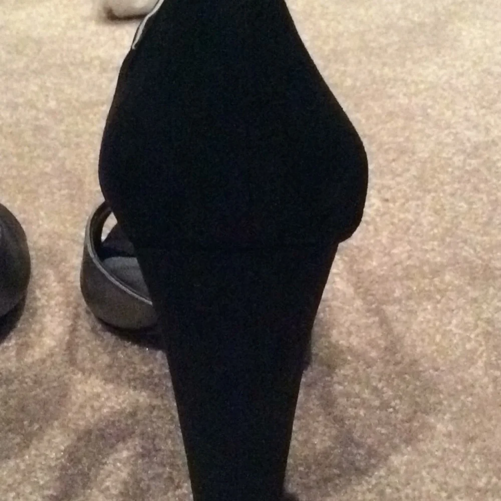 Nine west black suede heels, gray satin, new, 9.5